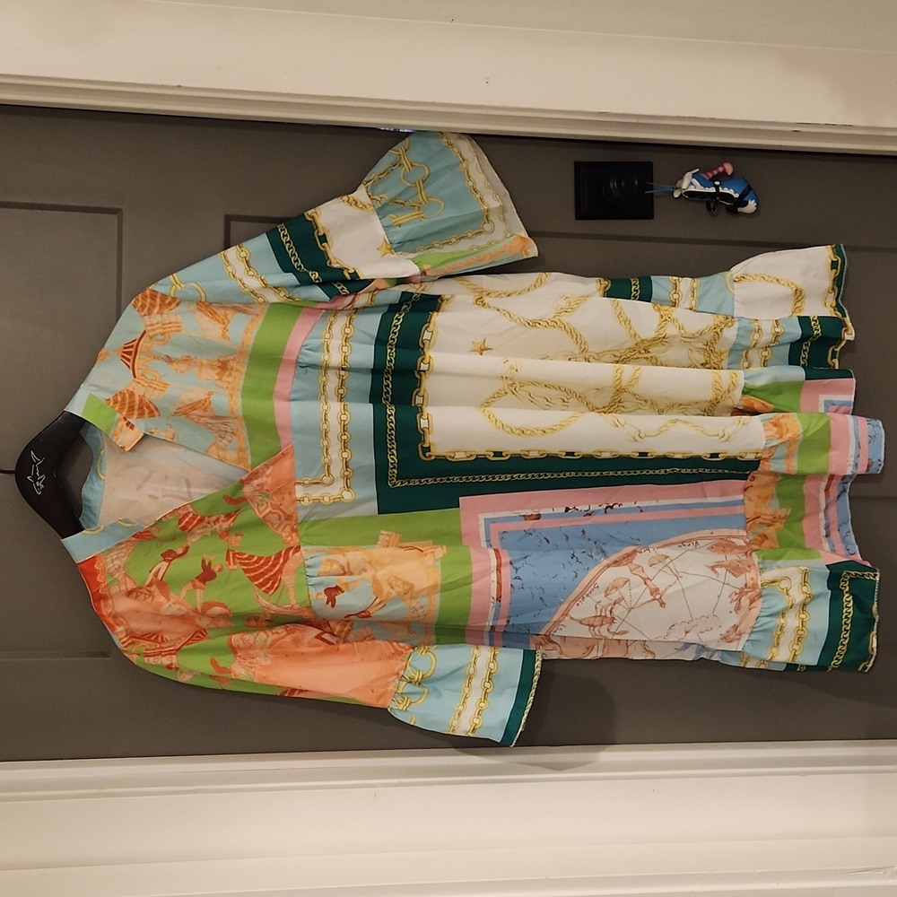 NEW Beautiful Flowy Dress 0XL. NEW.
